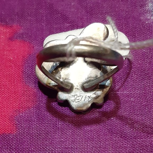Mother of Pearl Ring Signed JE - Picture 5 of 5